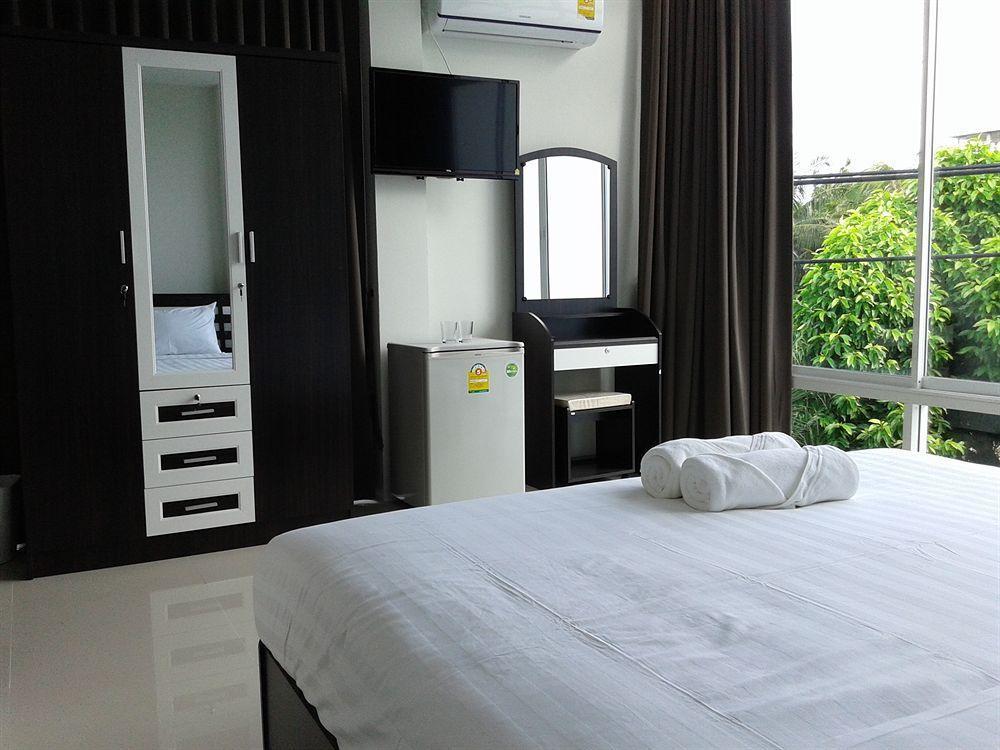 But Different Phuket Boutique Hotel Nai Harn Exterior photo