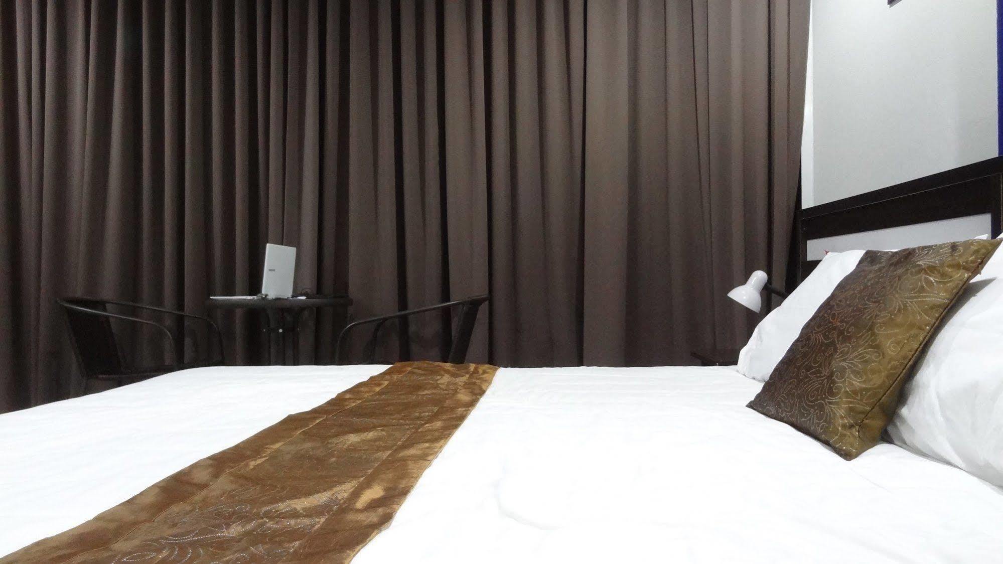 But Different Phuket Boutique Hotel Nai Harn Exterior photo
